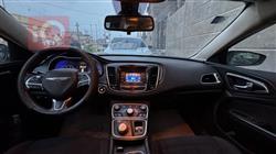Chrysler 200